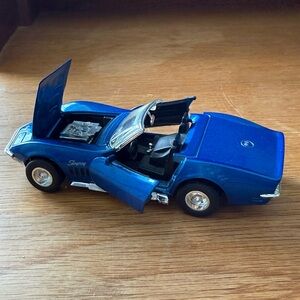 Blue Stingray Convertible Model with Opening Doors and Hood